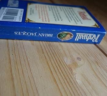 Redwall (Red Fox Older Fiction)